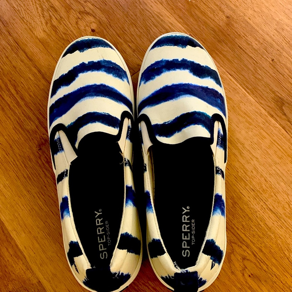 Worn twice!There is a little dirt because I walked where snow was melting